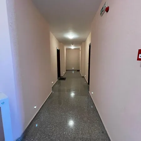 Admiral Plaza Color Апартамент *
